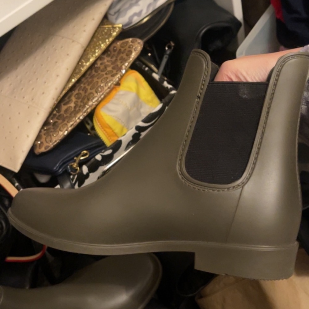 Hunter green rain boots - Picture 2 of 2